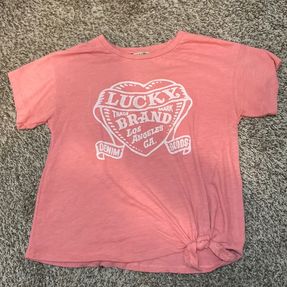 Lucky brand T shirt color salmon and size Kids large